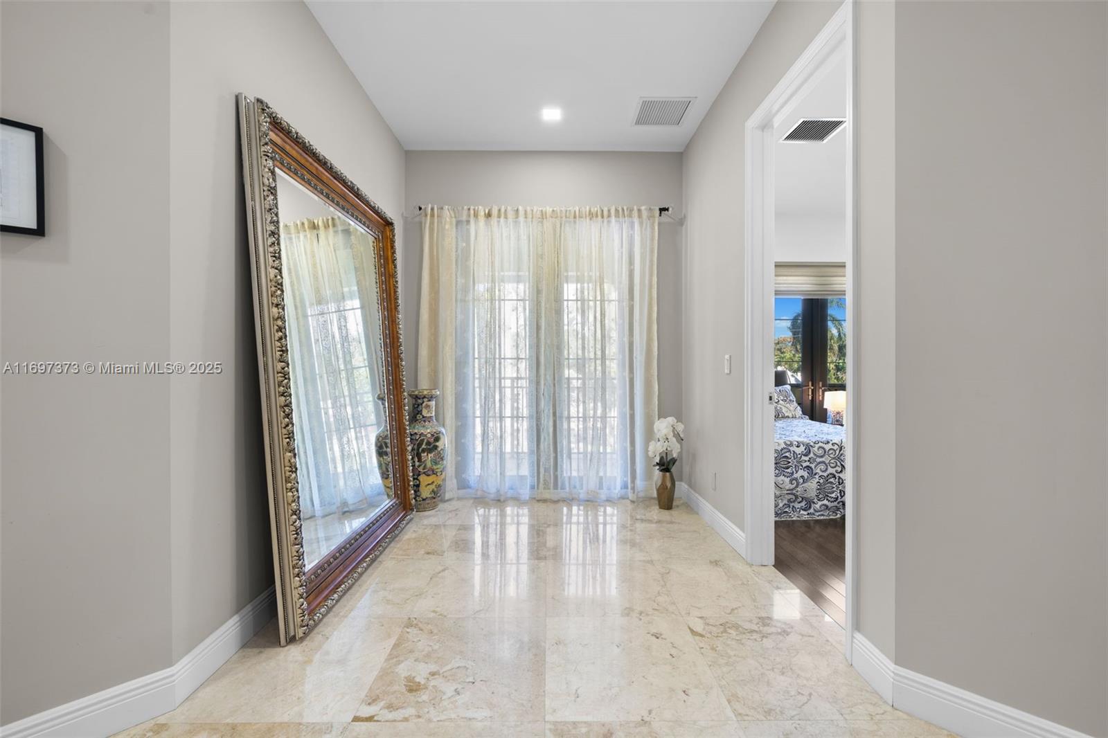 HOLLYWOOD LAKES SECTION - Residential