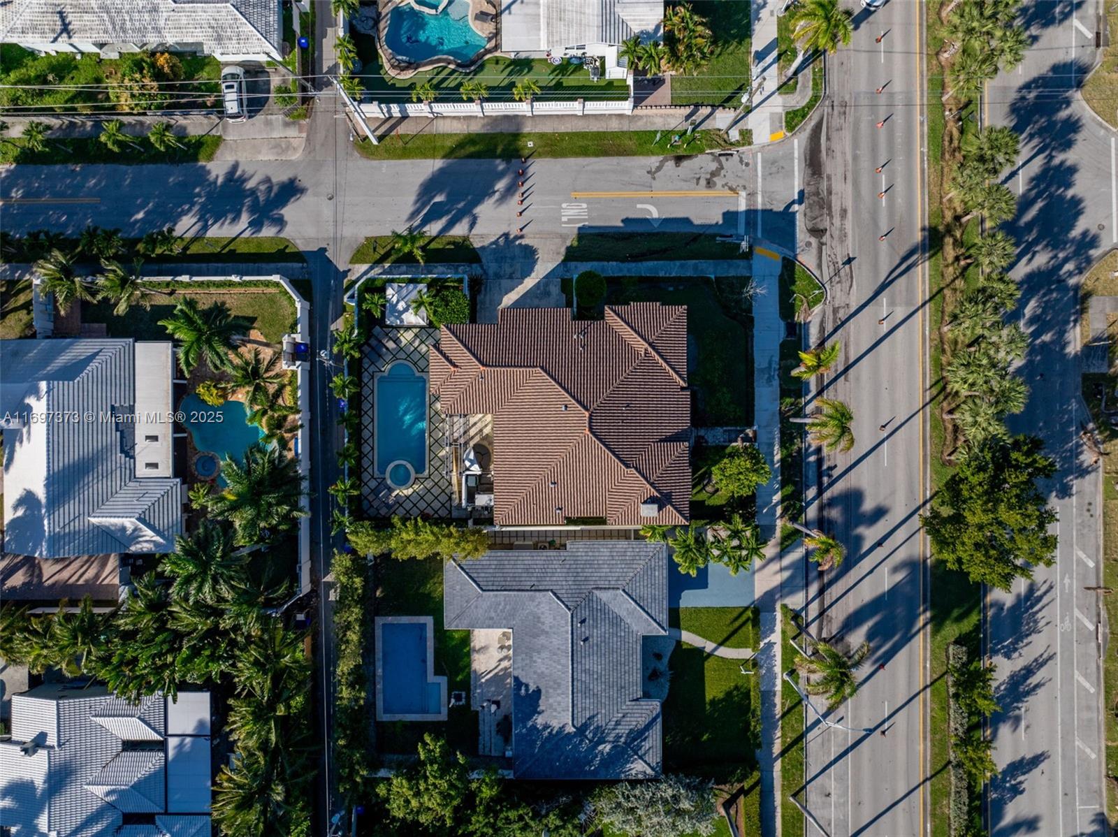 HOLLYWOOD LAKES SECTION - Residential