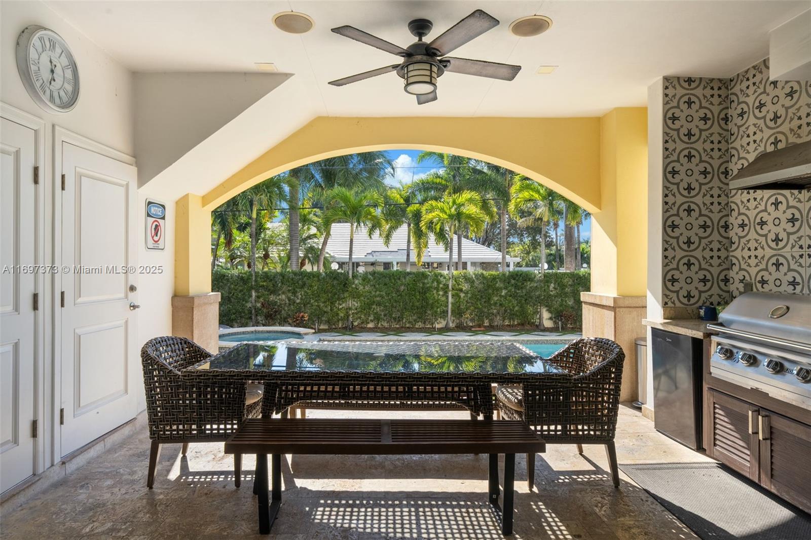 HOLLYWOOD LAKES SECTION - Residential