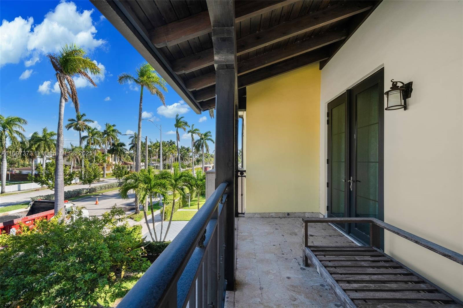 HOLLYWOOD LAKES SECTION - Residential