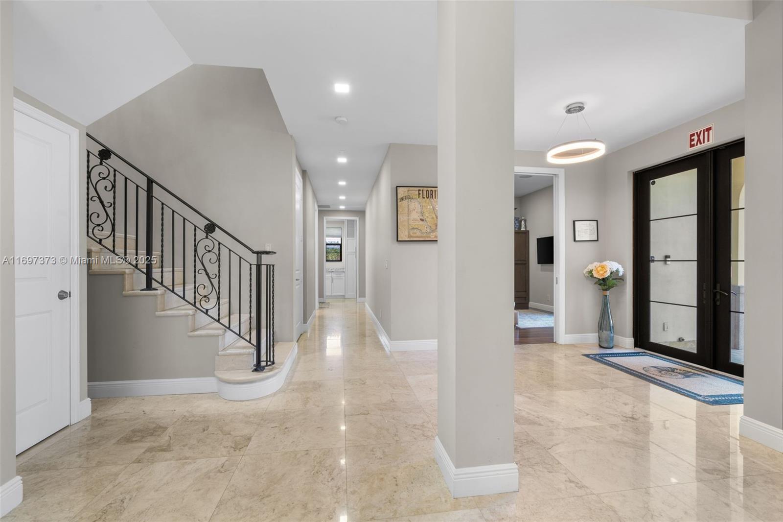 HOLLYWOOD LAKES SECTION - Residential