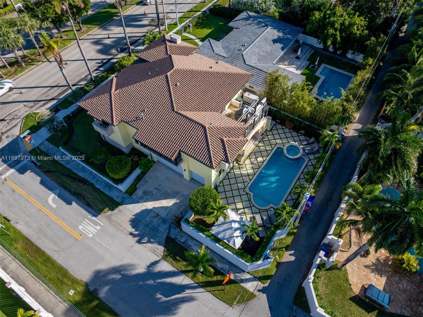 HOLLYWOOD LAKES SECTION - Residential