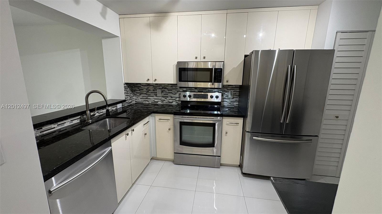 WELDON CONDOMINIUM J - Residential Lease