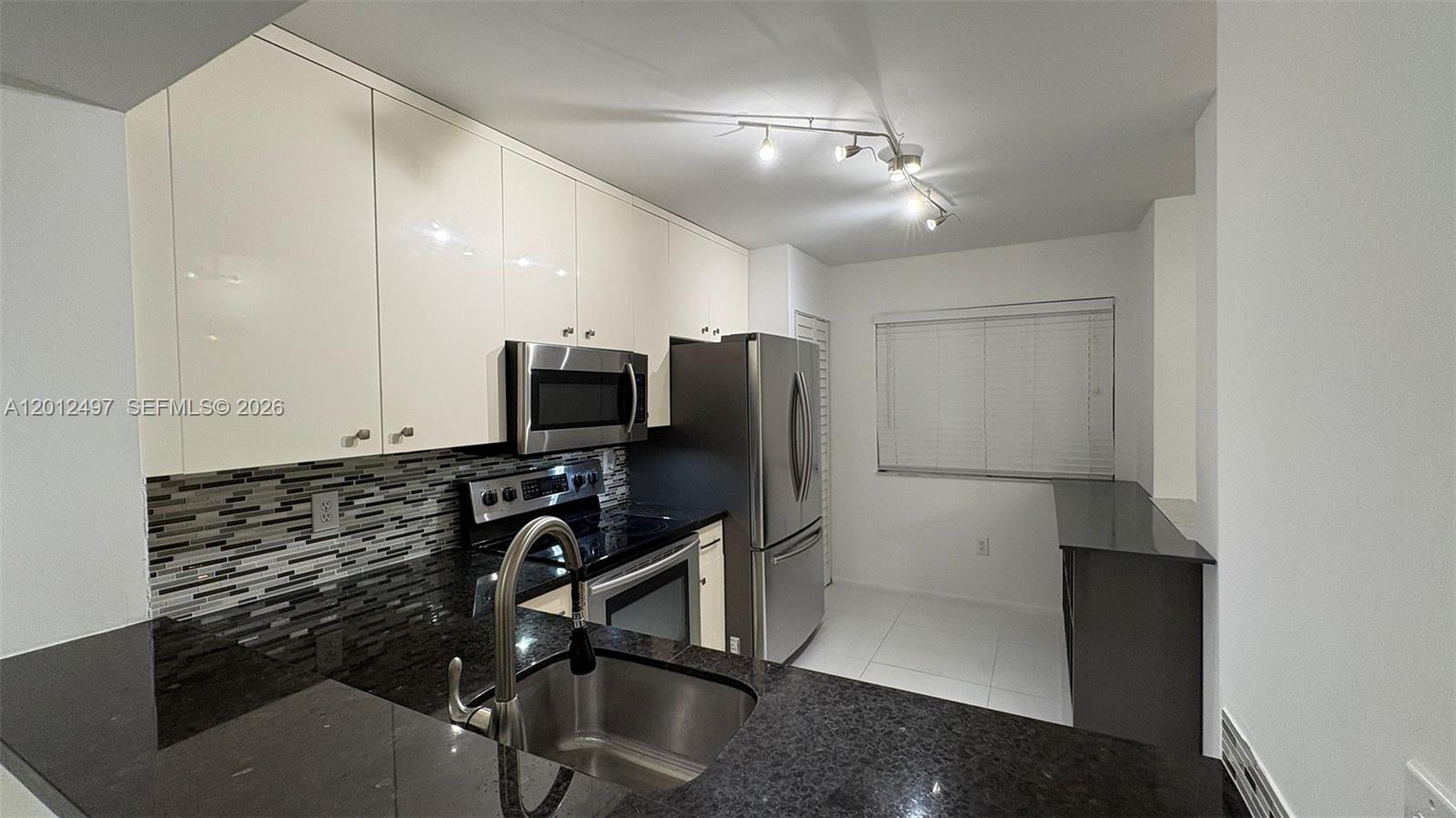 WELDON CONDOMINIUM J - Residential Lease