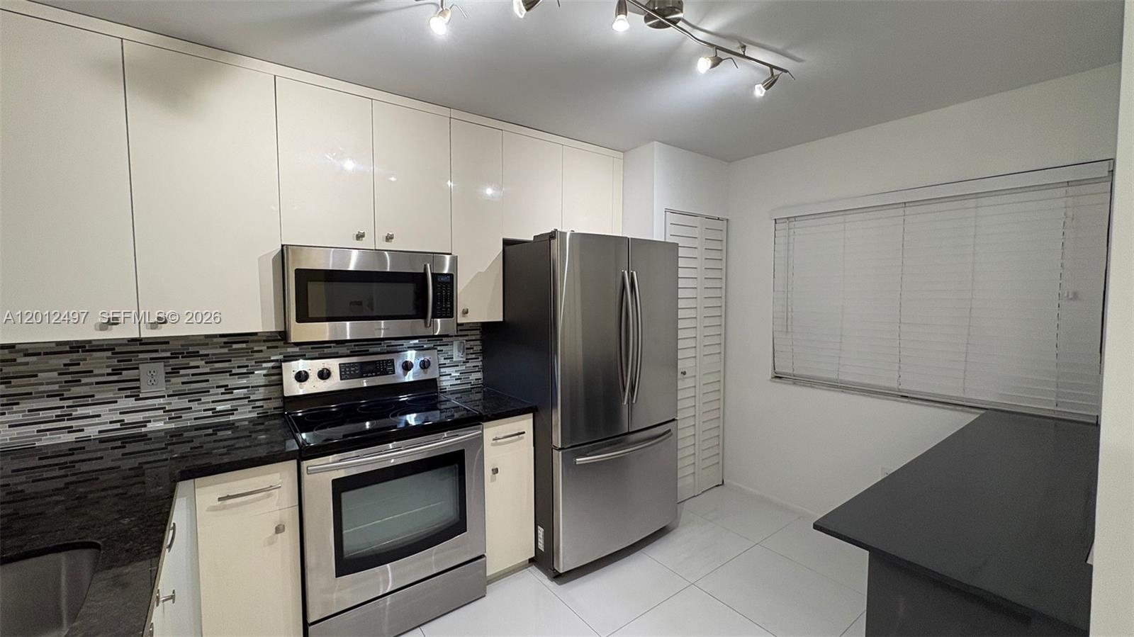 WELDON CONDOMINIUM J - Residential Lease