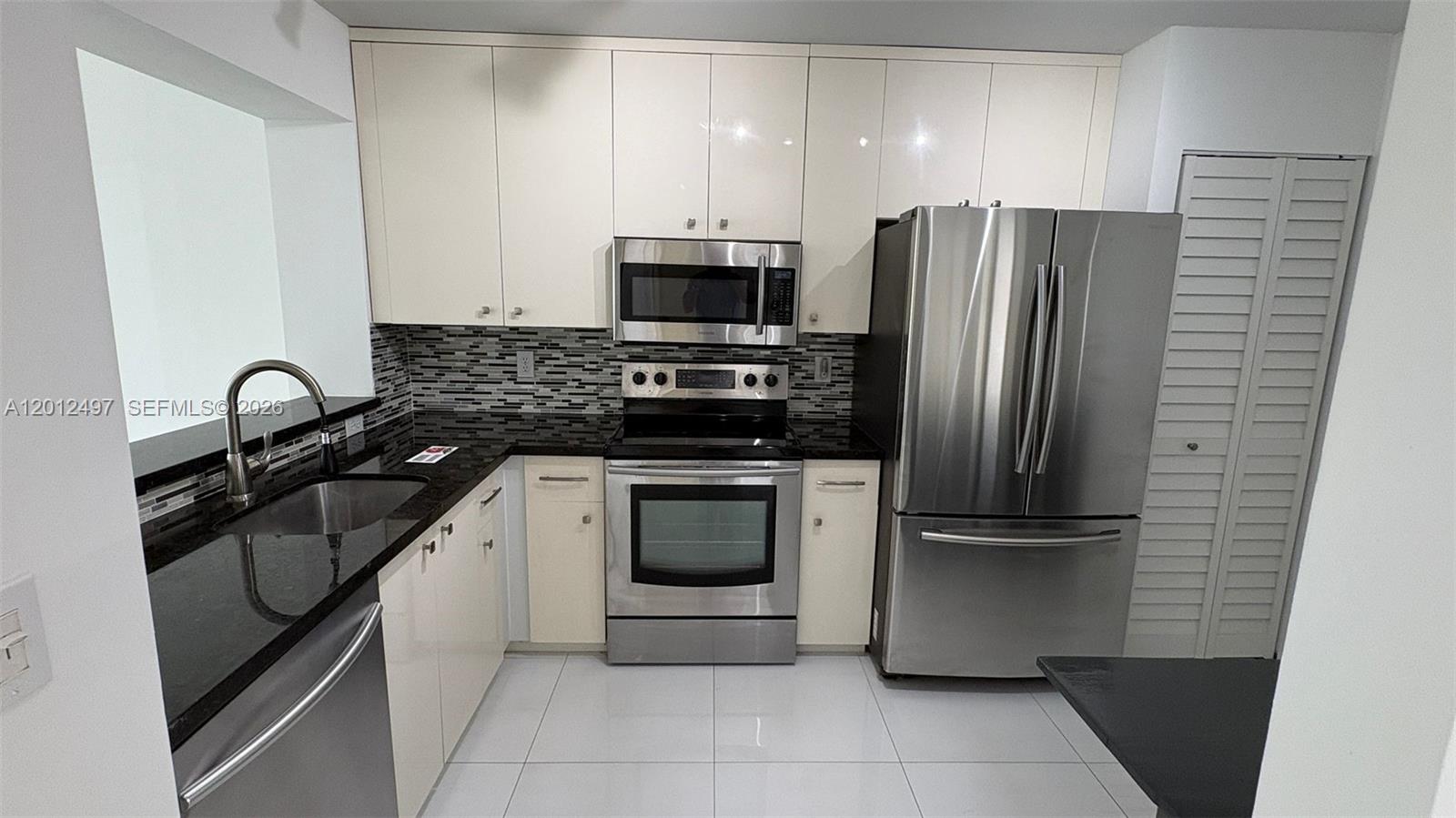 WELDON CONDOMINIUM J - Residential Lease