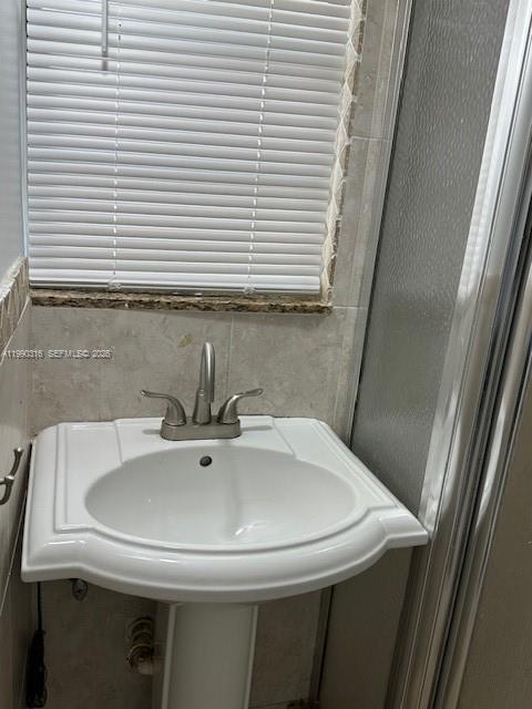 SUNFLOWER CONDO - Residential Lease