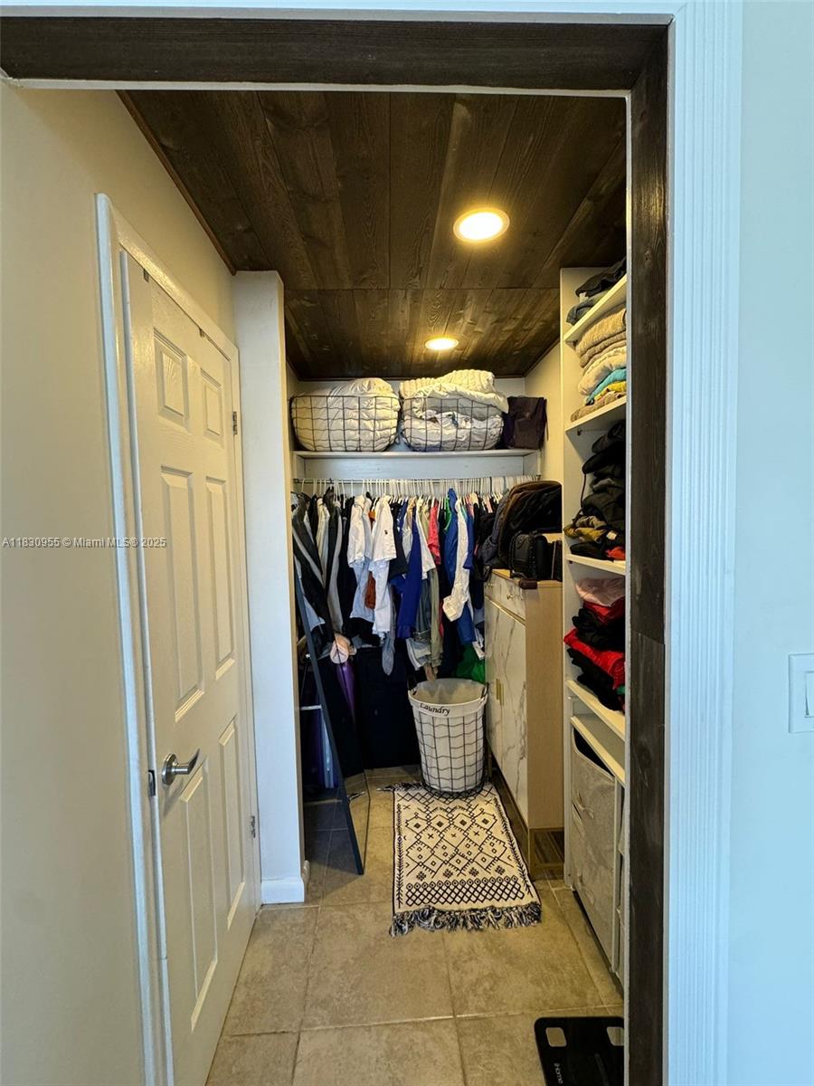 WATERGATE CONDOMINIUM NO - Residential