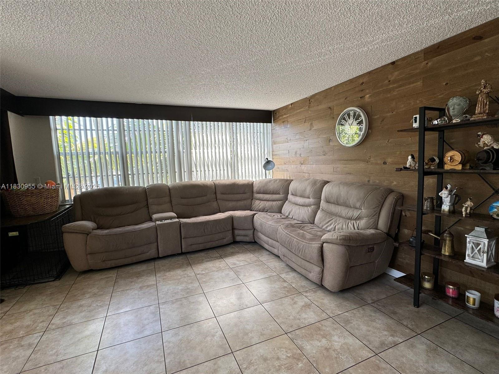2761 Taft St 110
