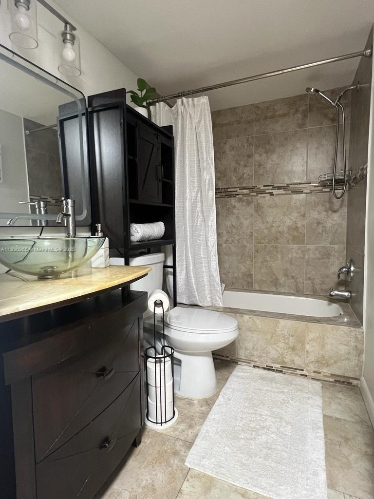 WATERGATE CONDOMINIUM NO - Residential