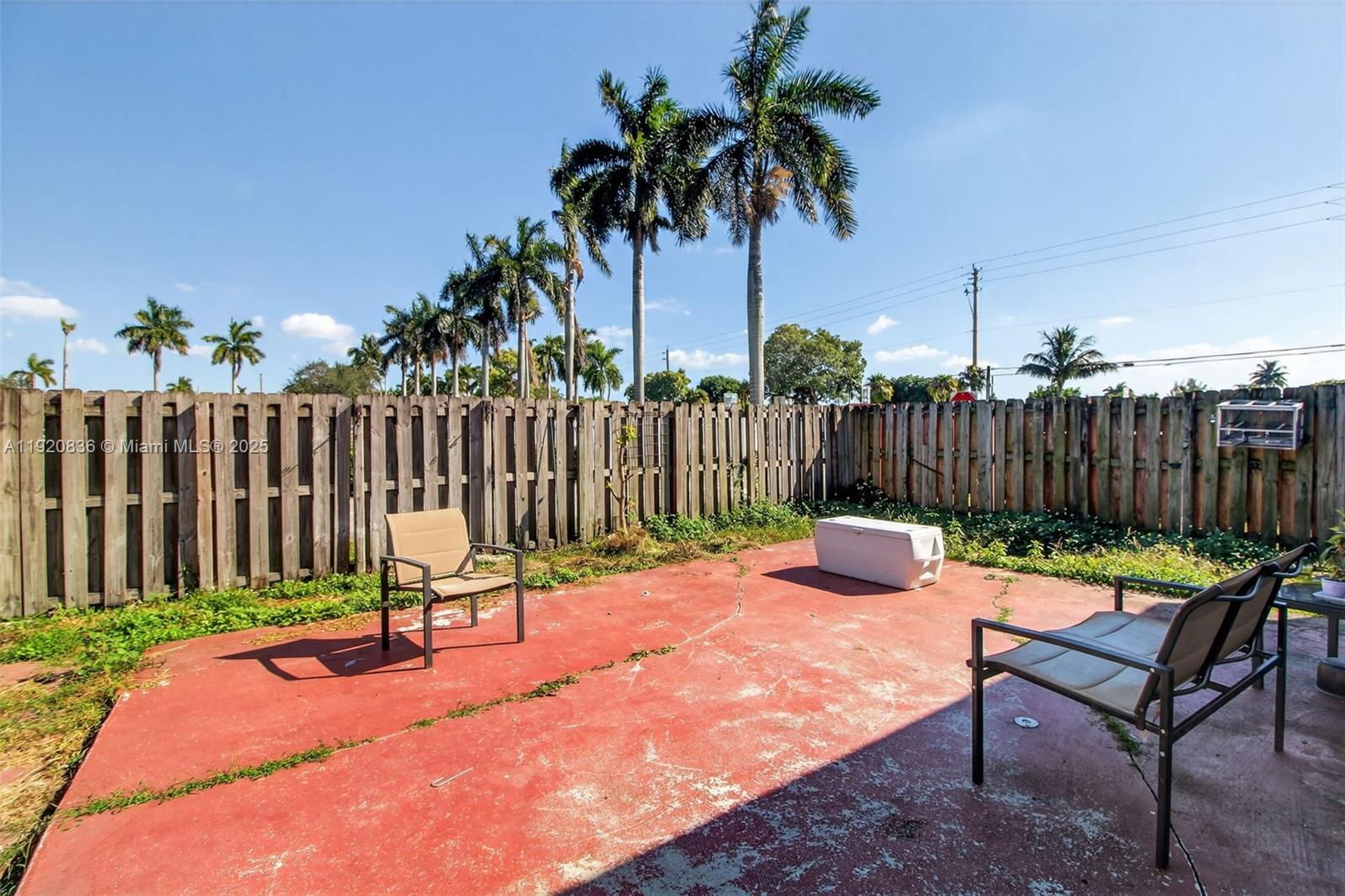 IBIS VILLA AT MIAMI GARDE - Residential