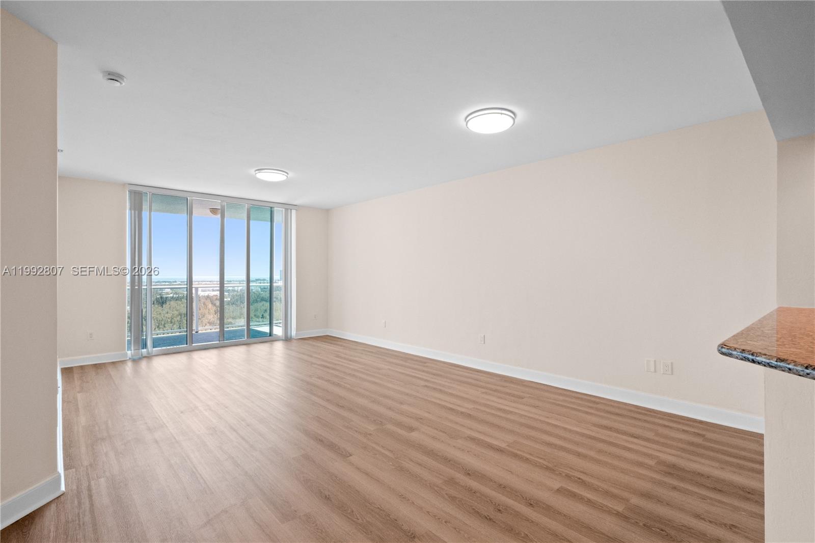 THE OAKS I CONDO - Residential