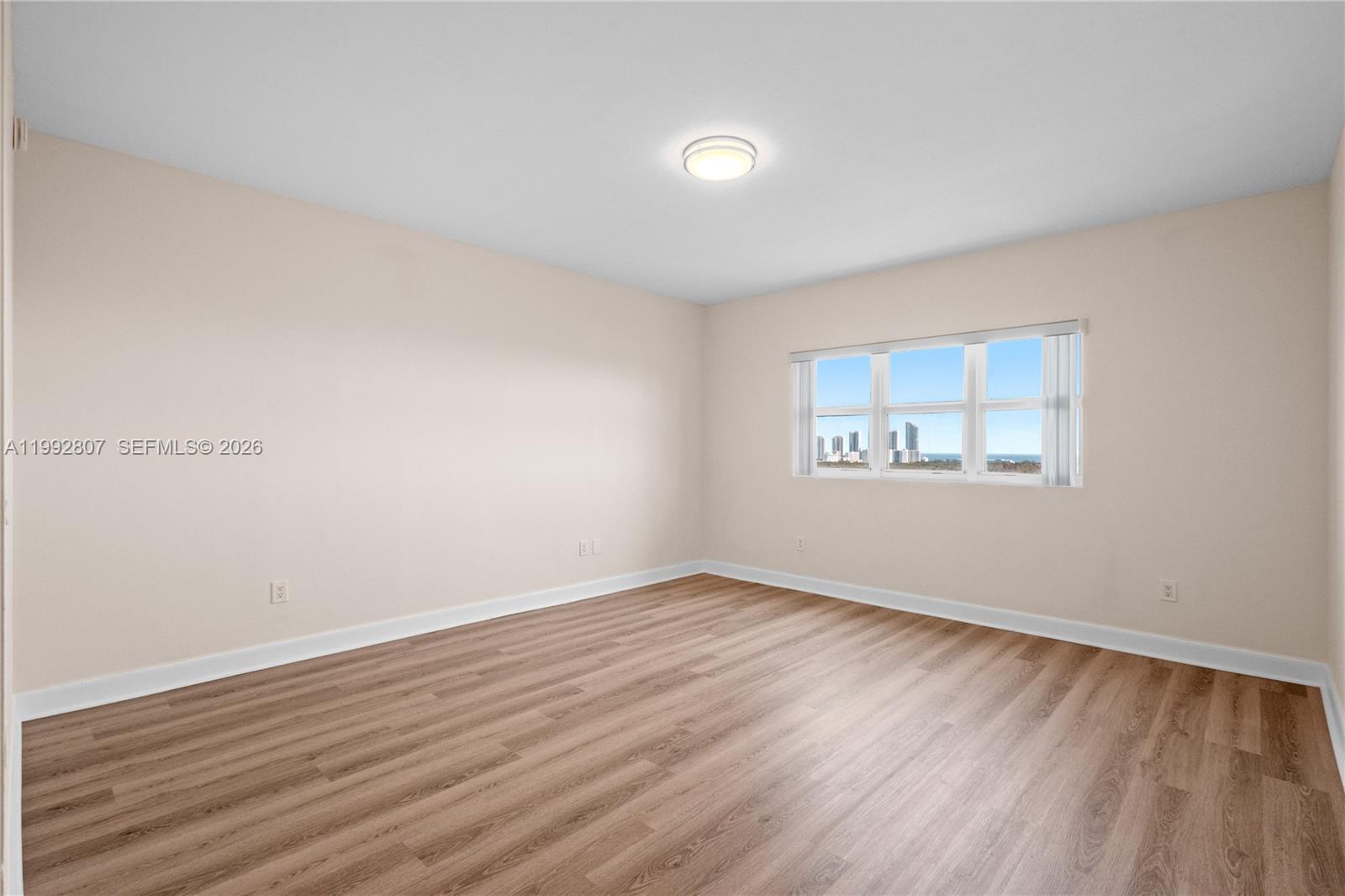 THE OAKS I CONDO - Residential