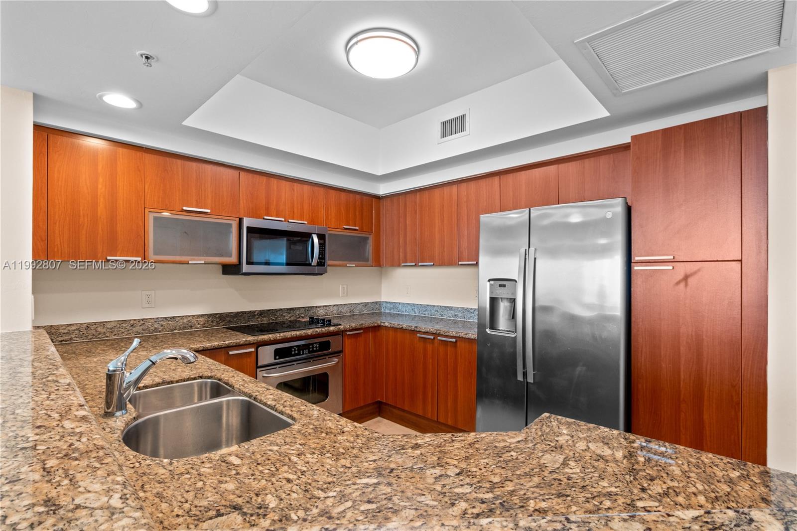 THE OAKS I CONDO - Residential