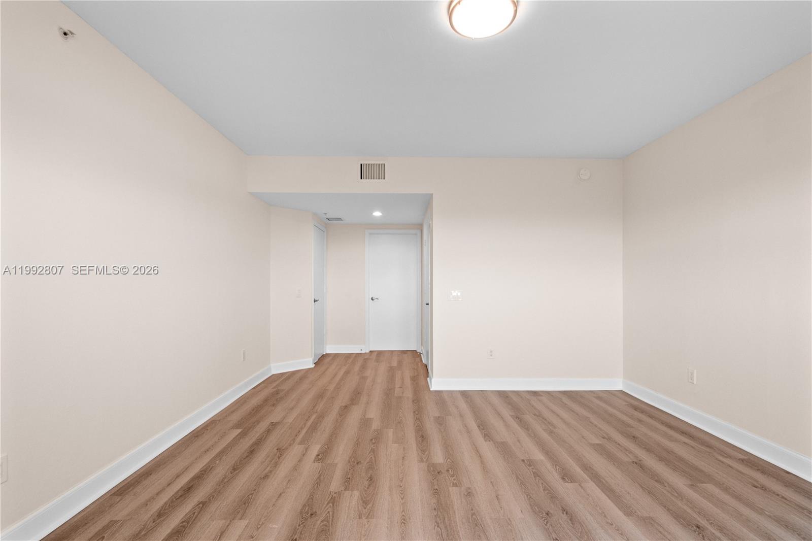 THE OAKS I CONDO - Residential