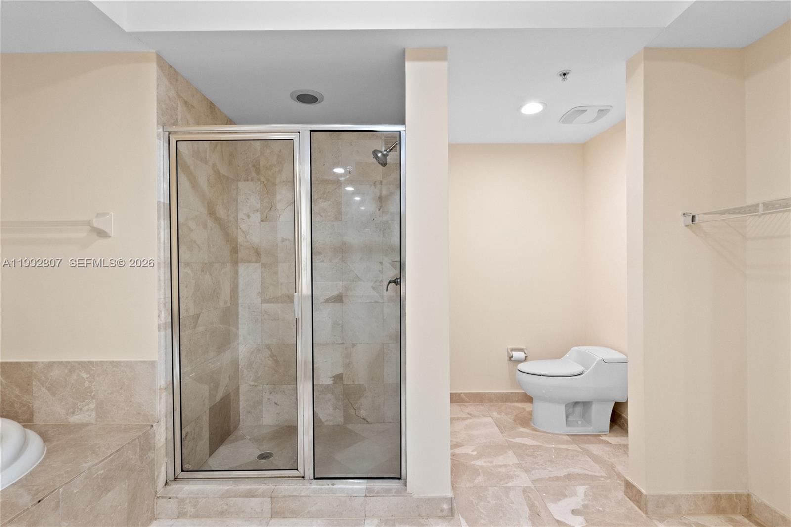 THE OAKS I CONDO - Residential