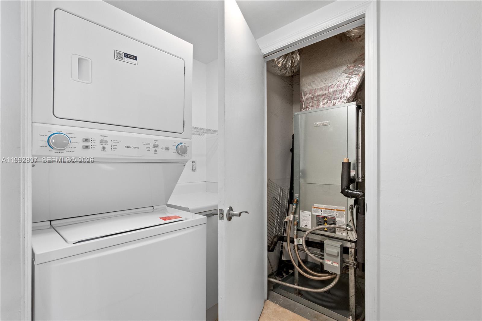 THE OAKS I CONDO - Residential