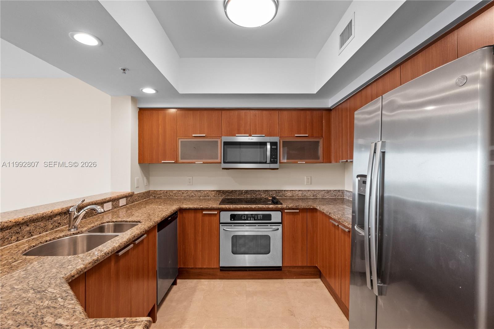 THE OAKS I CONDO - Residential