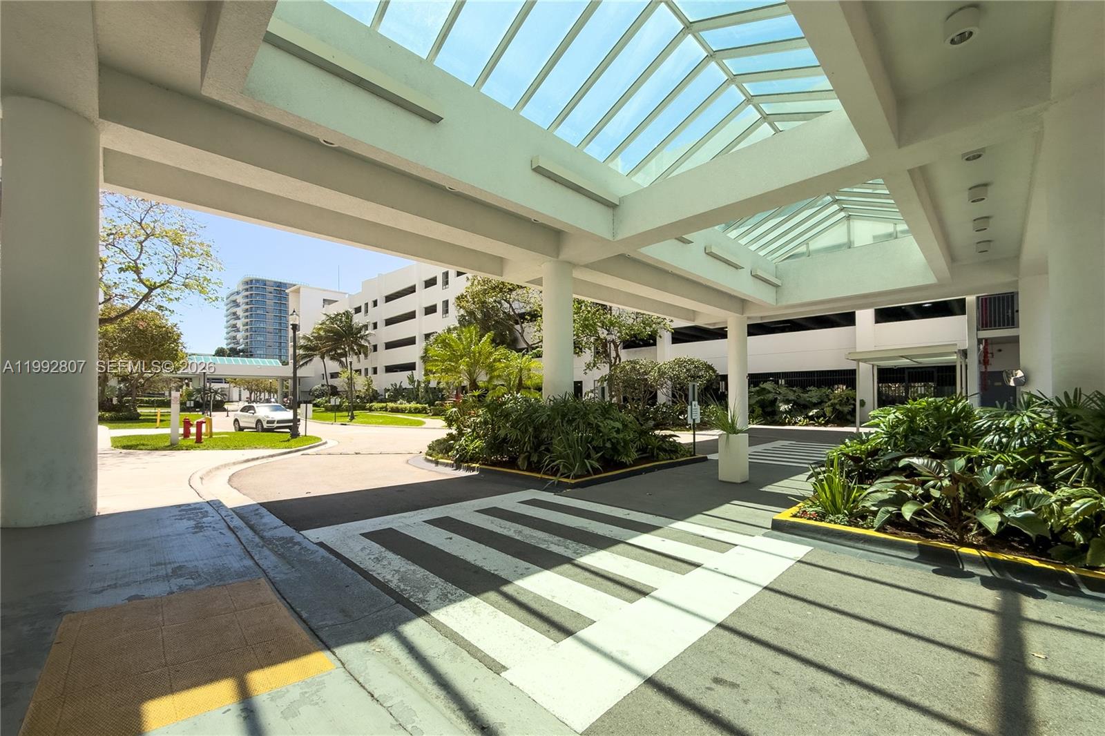 THE OAKS I CONDO - Residential