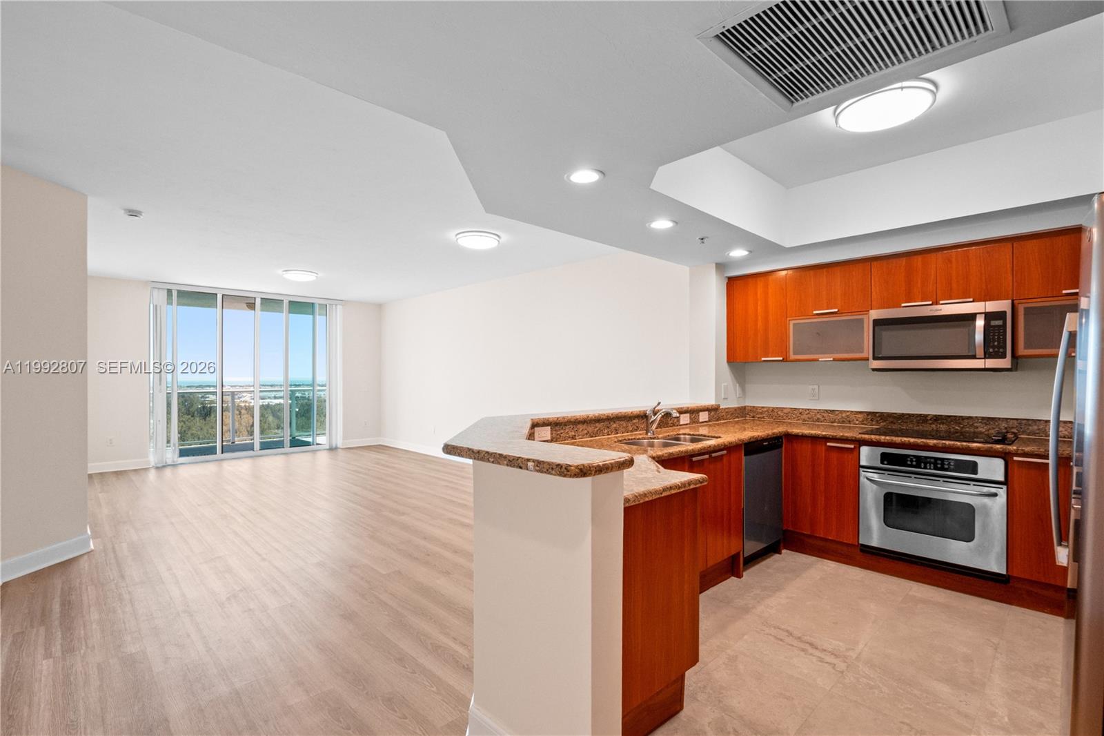 THE OAKS I CONDO - Residential