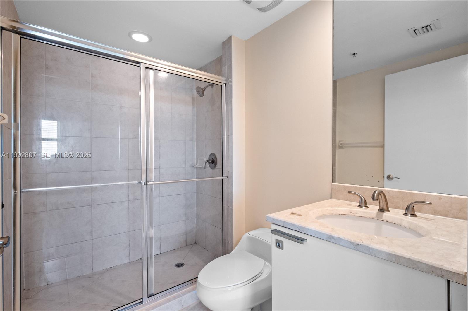 THE OAKS I CONDO - Residential