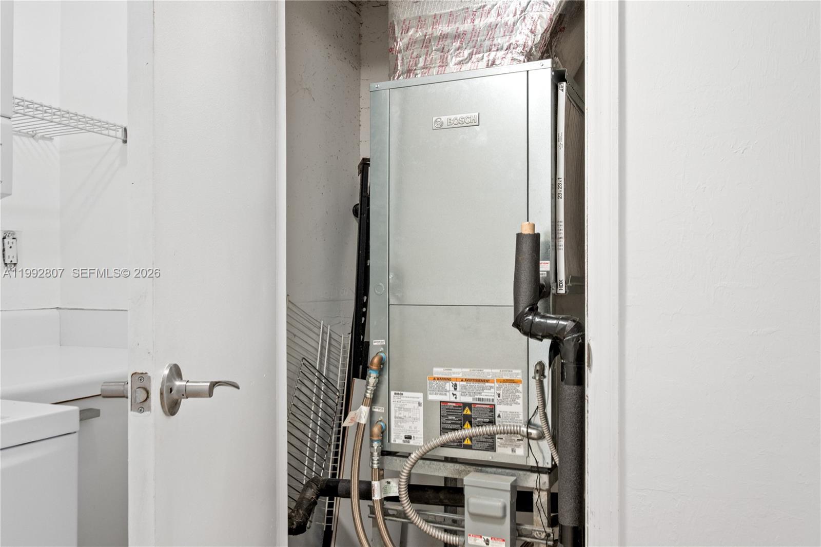 THE OAKS I CONDO - Residential