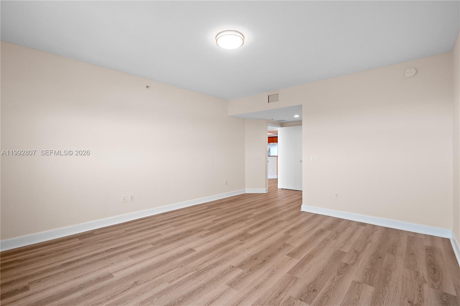 THE OAKS I CONDO - Residential