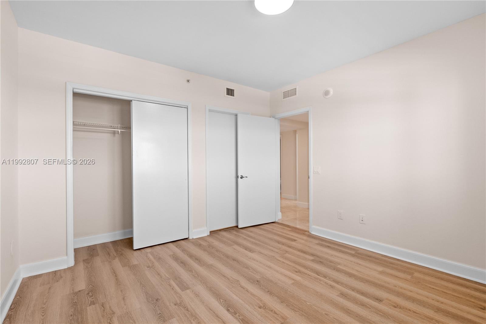 THE OAKS I CONDO - Residential