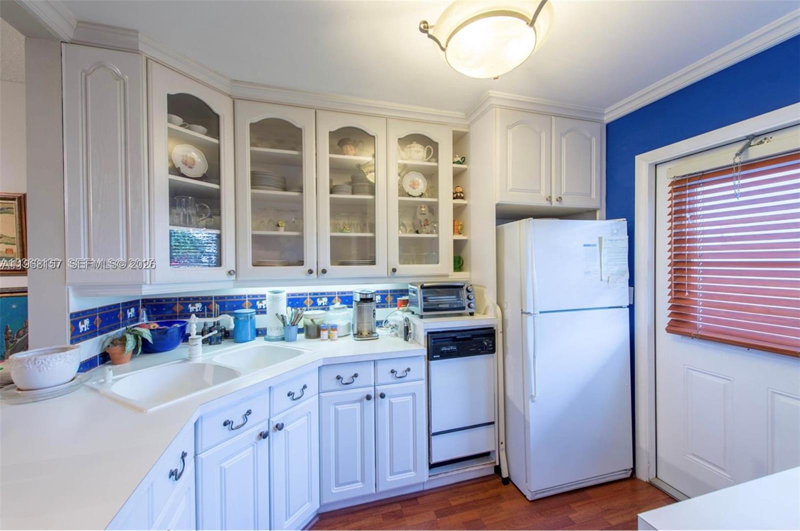 View photos, virtual tours, details... 2200 Park Ln 105