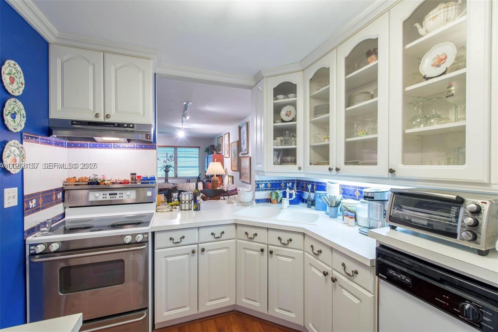 View photos, virtual tours, details... 2200 Park Ln 105