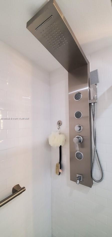 BUCKLEY TOWERS CONDO - EA - Residential