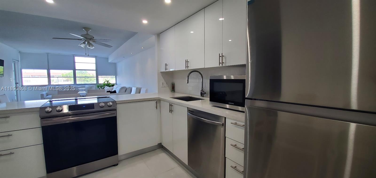 BUCKLEY TOWERS CONDO - EA - Residential