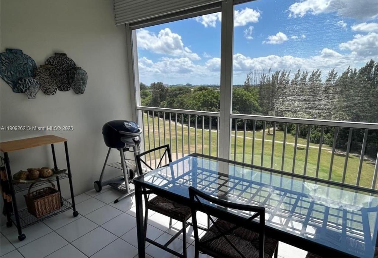 NO 10 PALM-AIRE COUNTRY C - Residential