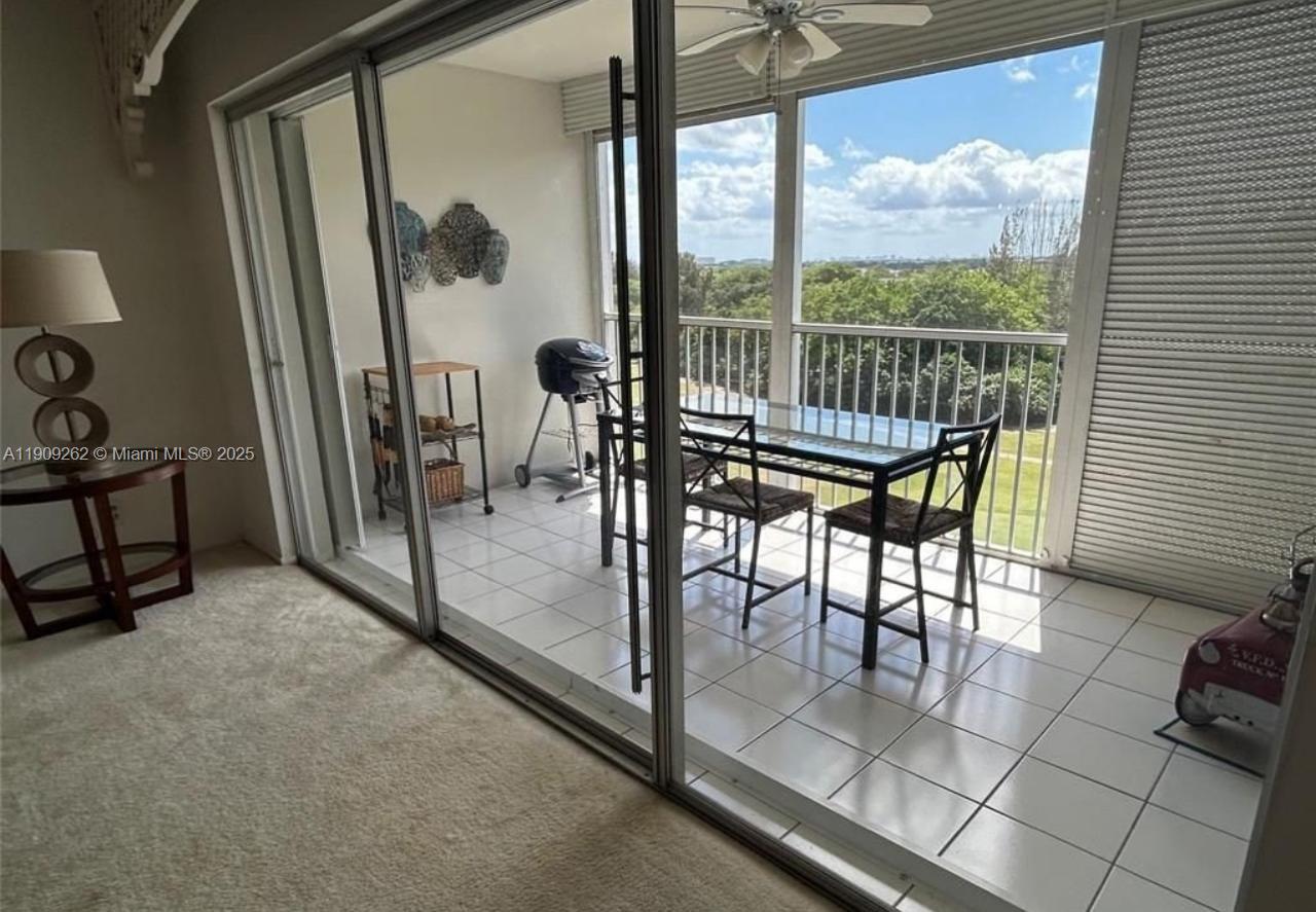 NO 10 PALM-AIRE COUNTRY C - Residential