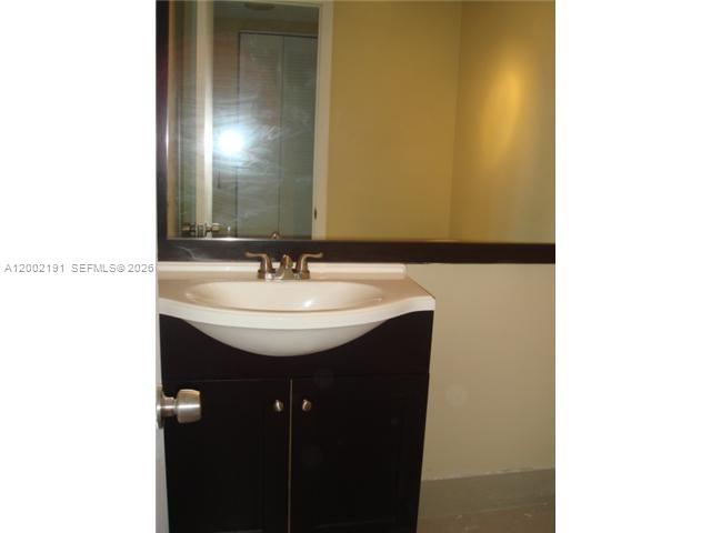 COMMODORE PLAZA CONDO - Residential Lease