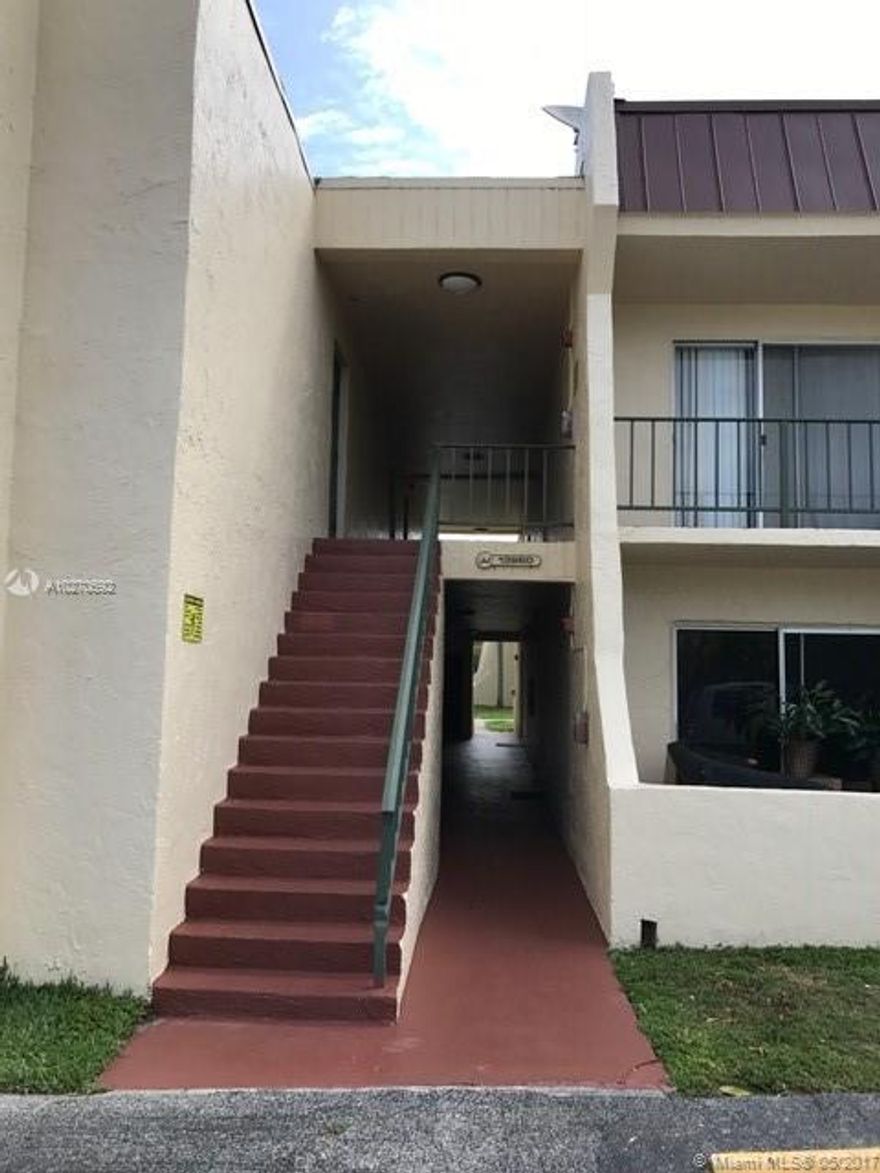 One bedroom and one bath condo inside Residence at The Falls. The community amenities include 3 laundry rooms, 4 tennis courts, 2 pools and 24 hour security. It is close to US1, The Falls, supermarkets, MDPTS points like Metro Bus and U.S.1 parallel Metro Bus Way.