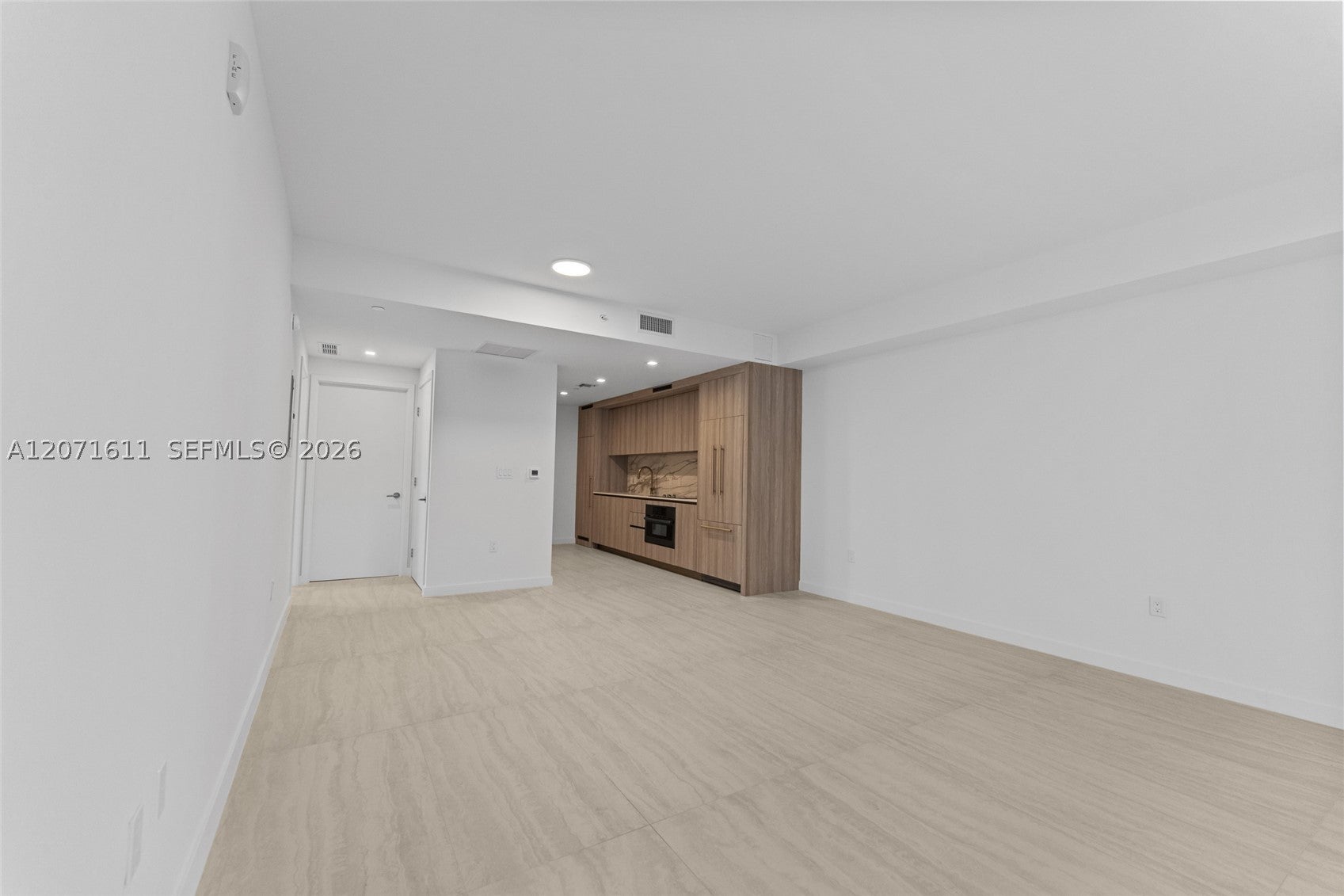 77 SE 5th ST 1607