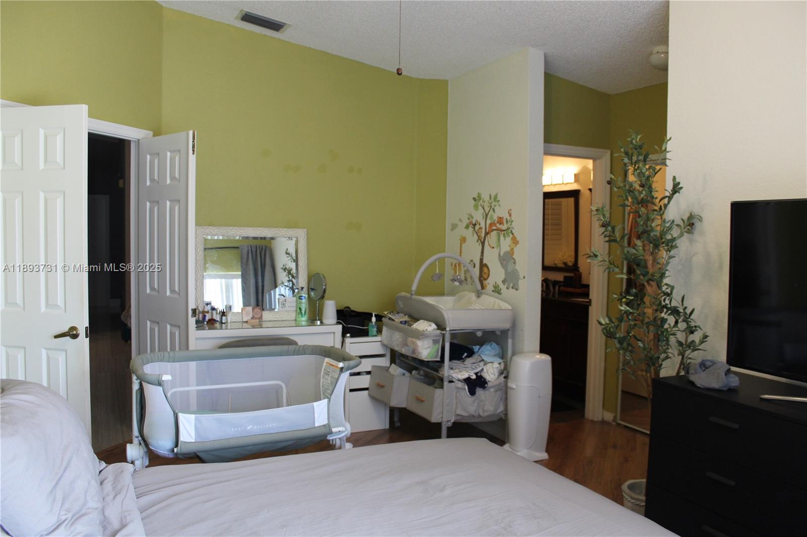 SAPPHIRE SHORES-SAPPHIRE - Residential Lease
