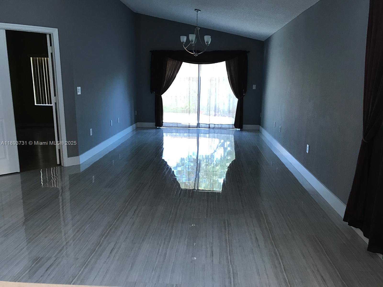 SAPPHIRE SHORES-SAPPHIRE - Residential Lease