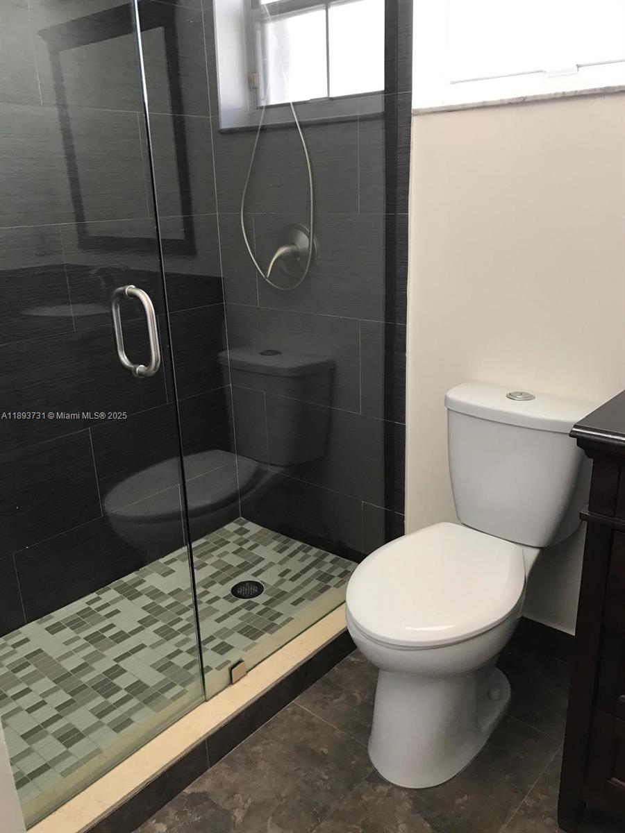 SAPPHIRE SHORES-SAPPHIRE - Residential Lease