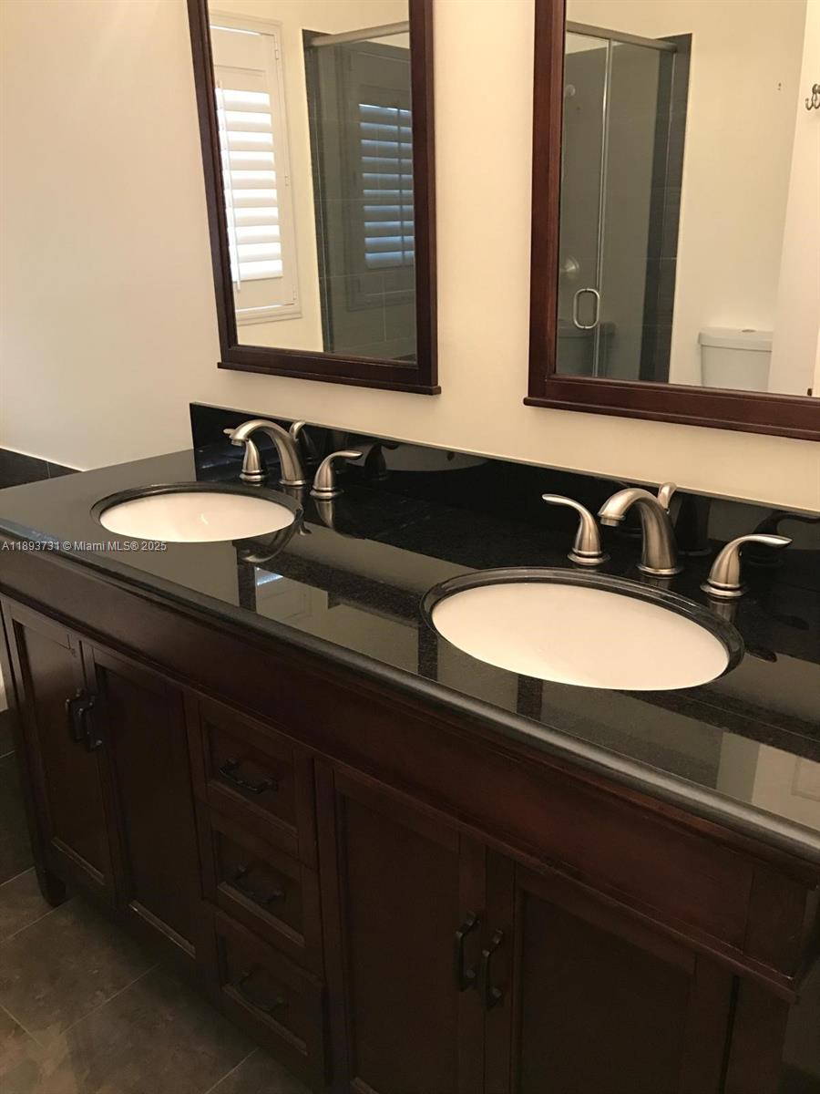 SAPPHIRE SHORES-SAPPHIRE - Residential Lease