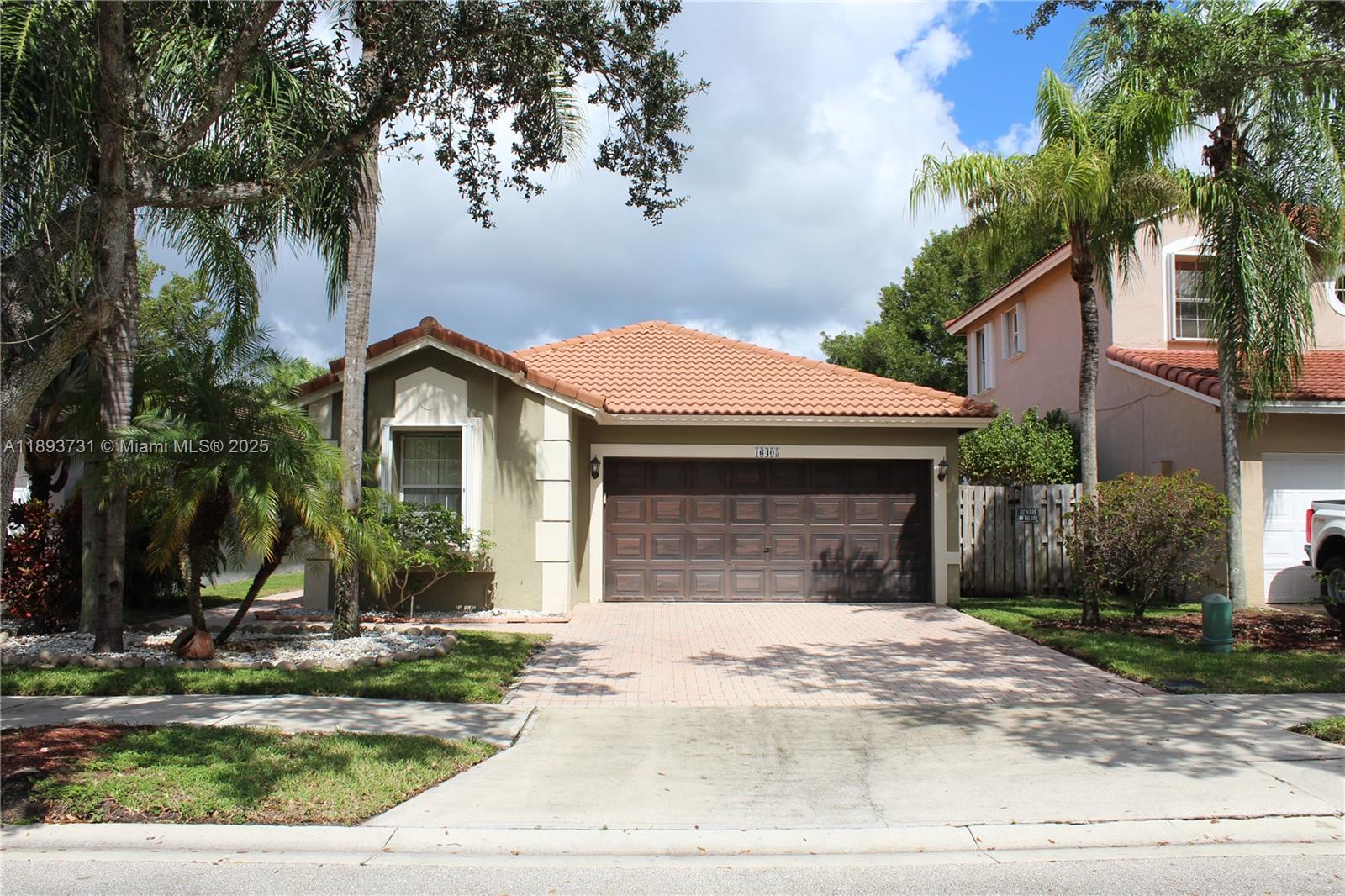 SAPPHIRE SHORES-SAPPHIRE - Residential Lease