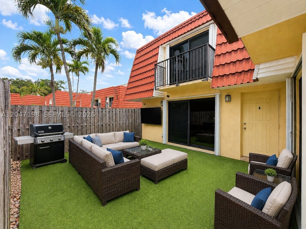 Photo of 9955 NW 6th Ct, Plantation, FL 33324 (MLS # A12047198)