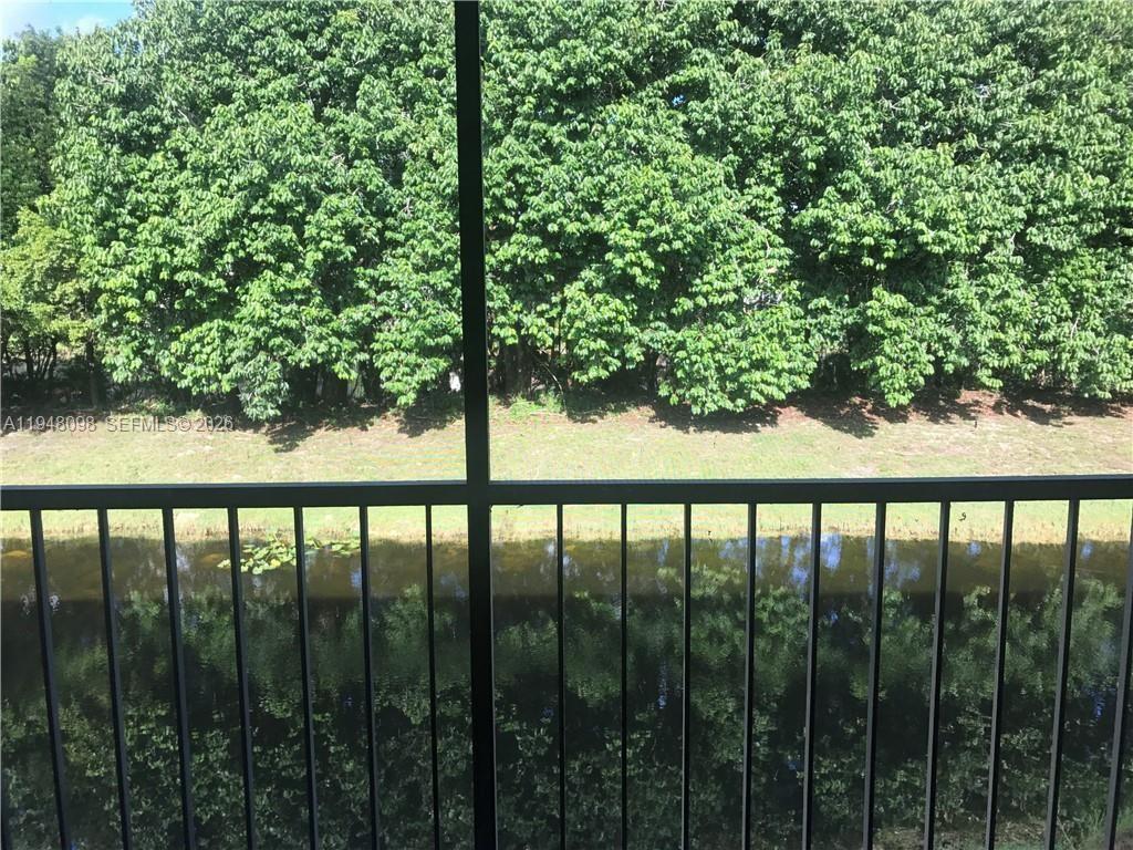 RACQUET CLUB APTS AT BONA - Residential