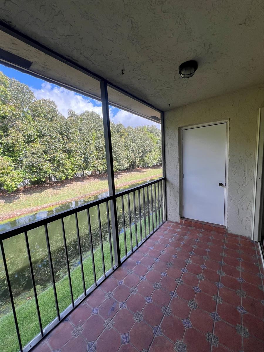 RACQUET CLUB APTS AT BONA - Residential