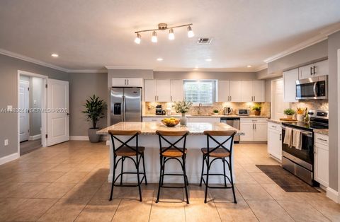 19835 NE 11th Ct Miami FL 33179