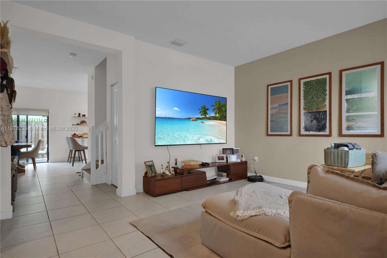 VIA VENTURA NEIGHBORHOOD - Residential