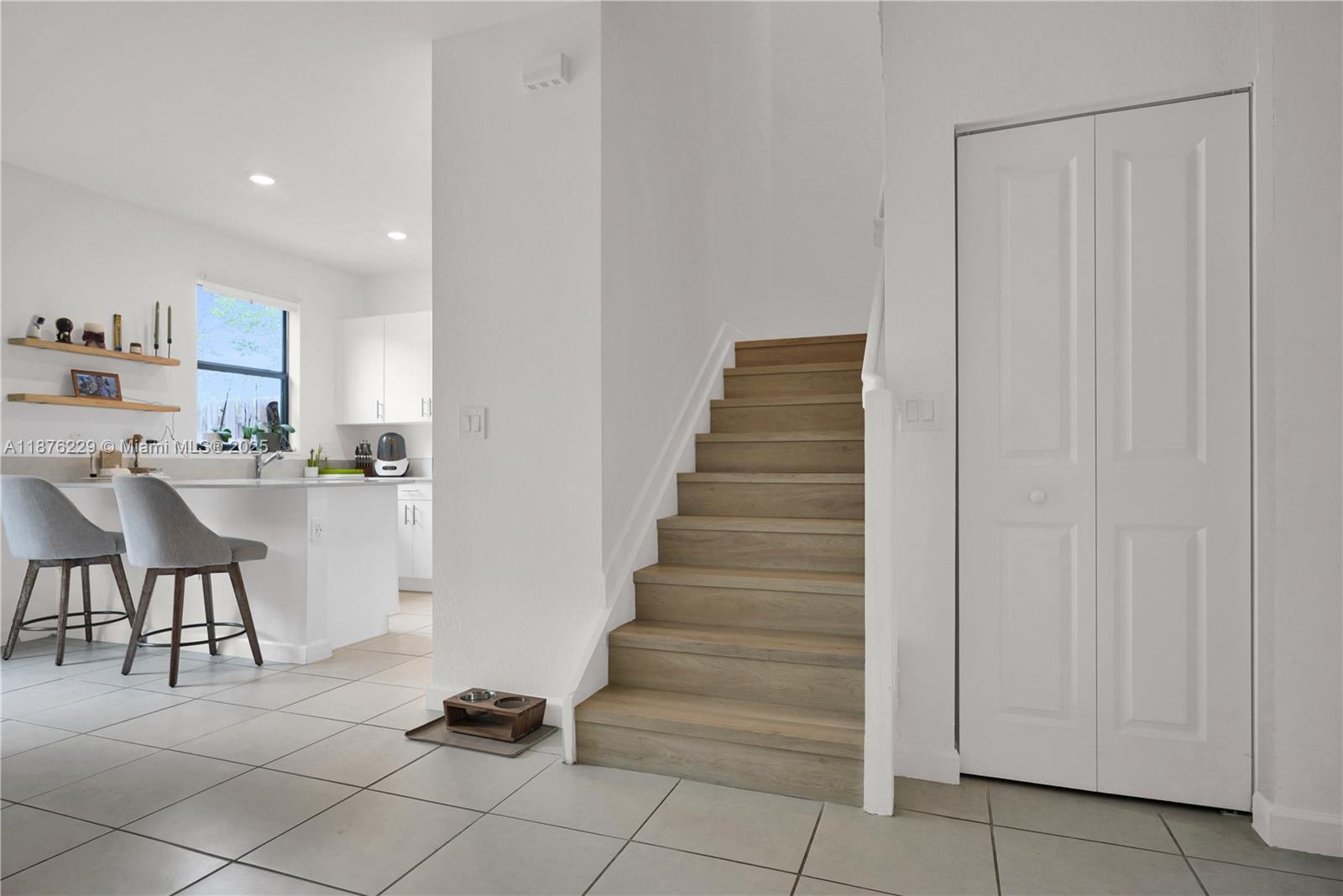 VIA VENTURA NEIGHBORHOOD - Residential