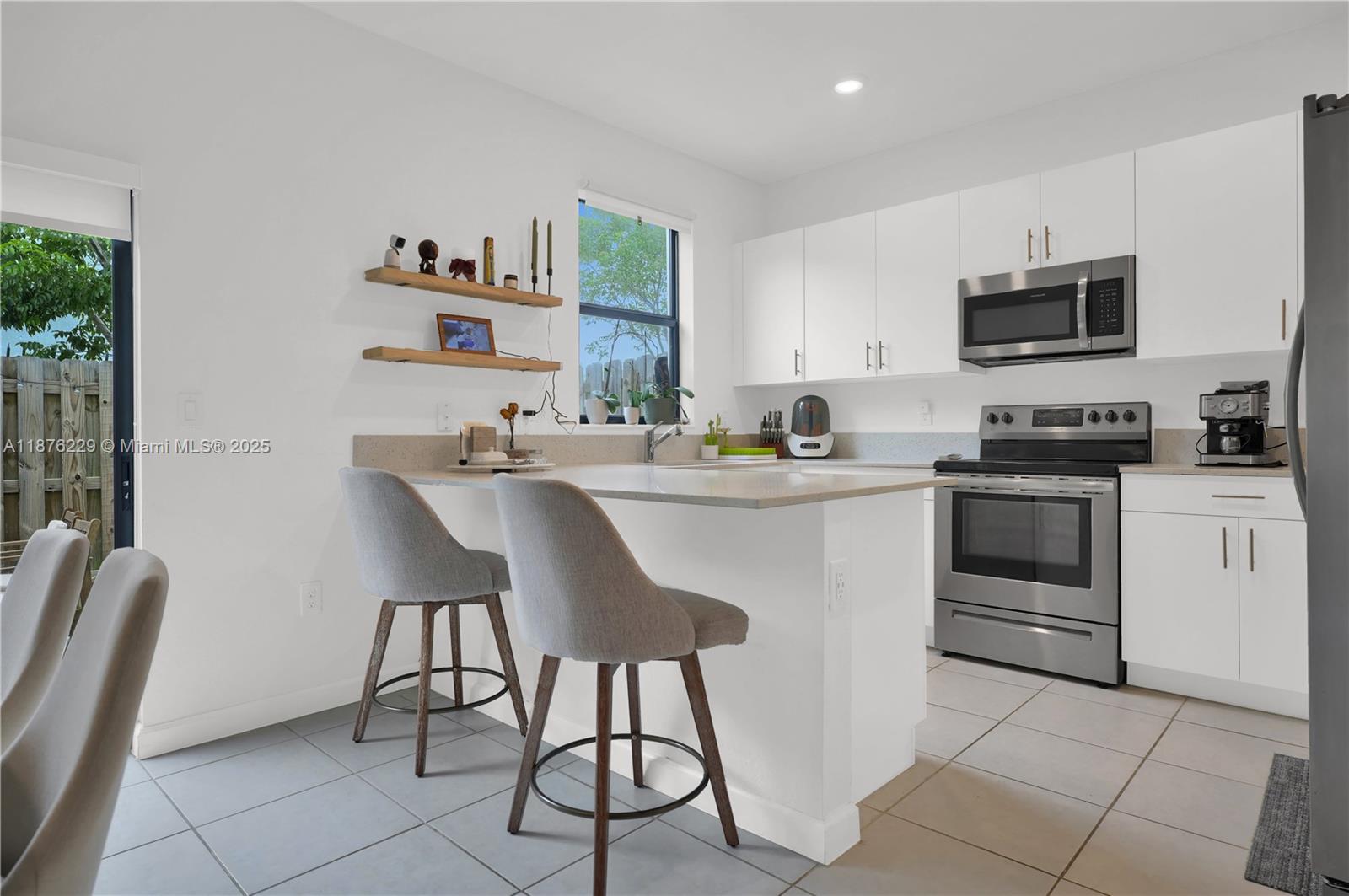 VIA VENTURA NEIGHBORHOOD - Residential