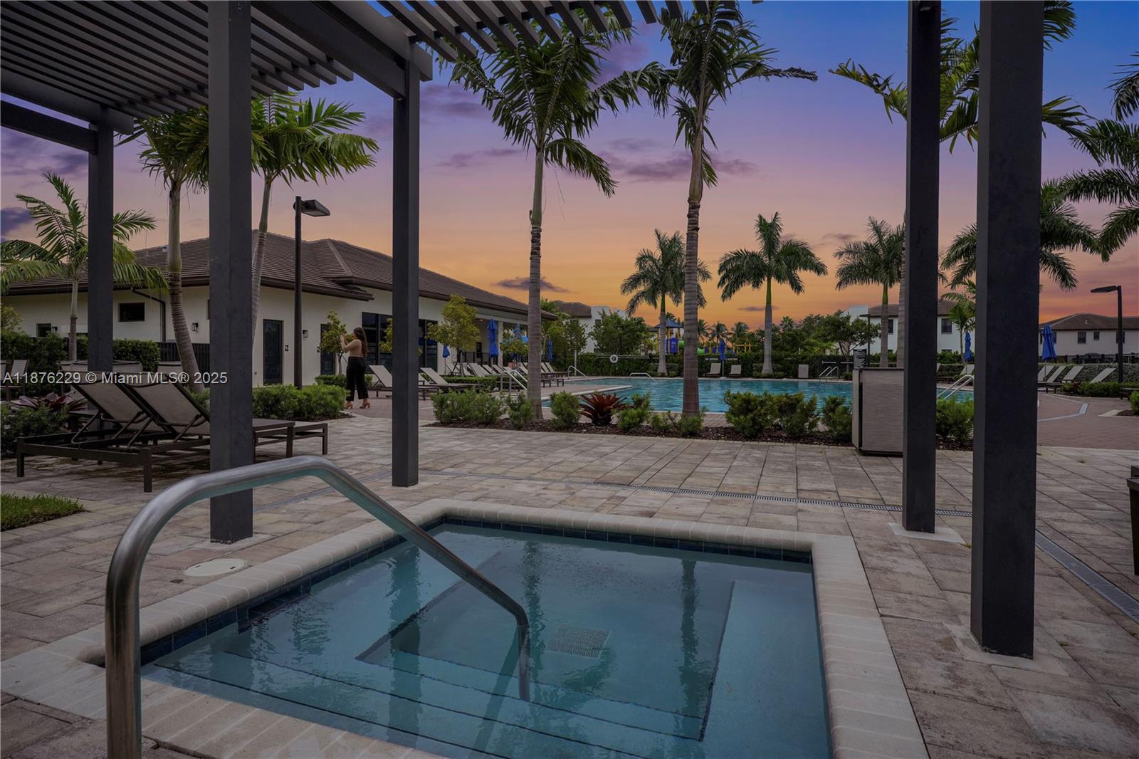 VIA VENTURA NEIGHBORHOOD - Residential